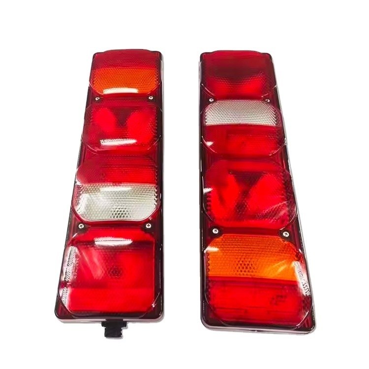 Части тяжелых грузовых автомобилей A7 T7H WG9925810001 WG9925810002 Задние задние фонари для замены/ремонта